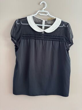 Vera Wang Elegant Black blouse with White Peter Pan Collar - size L
